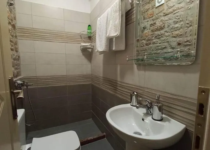 Bujtina Argis Hotel Voskopojë
