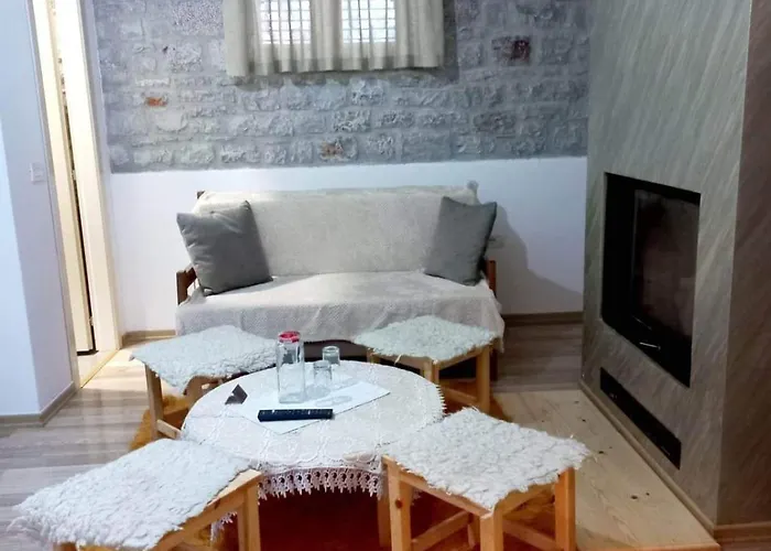 Bujtina Argis Hotel Voskopojë